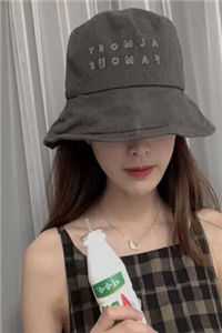 抖音热门的小说我和妈妈都是瞎子小说阅读
